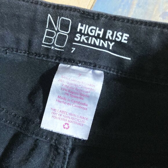WOMEN'S NO BOUNDARIES HIGH RISE SKINNY JEANS NOBO DENIM BLACK JEAN PANTS - Picture 3 of 3